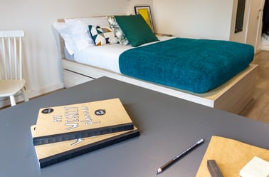 Silver Studio River View, Dun Holm House, Unit 8, The Riverwalk, City Centre, Durham - Image 2